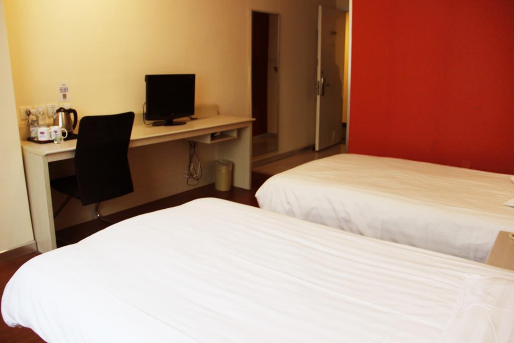 Hanting Hotel Changzhou Railway Station Стая снимка